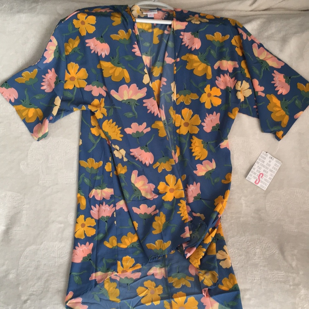 Small Lularoe Lindsay, brand new with tags.